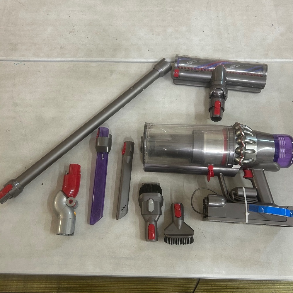 Dyson V10 Cordless Vacuum + Accessories
